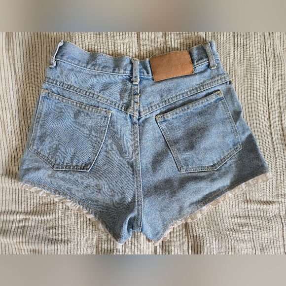Vtg 90s Paris Blues Denim Shorts Lace Eyelet Trim 2" Inseam Size 26 - Picture 5 of 10